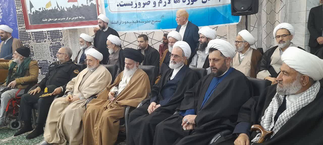 تجمع بزرگ حوزویان و مردم قم در سالروز حماسه ۹ دی برگزار شد