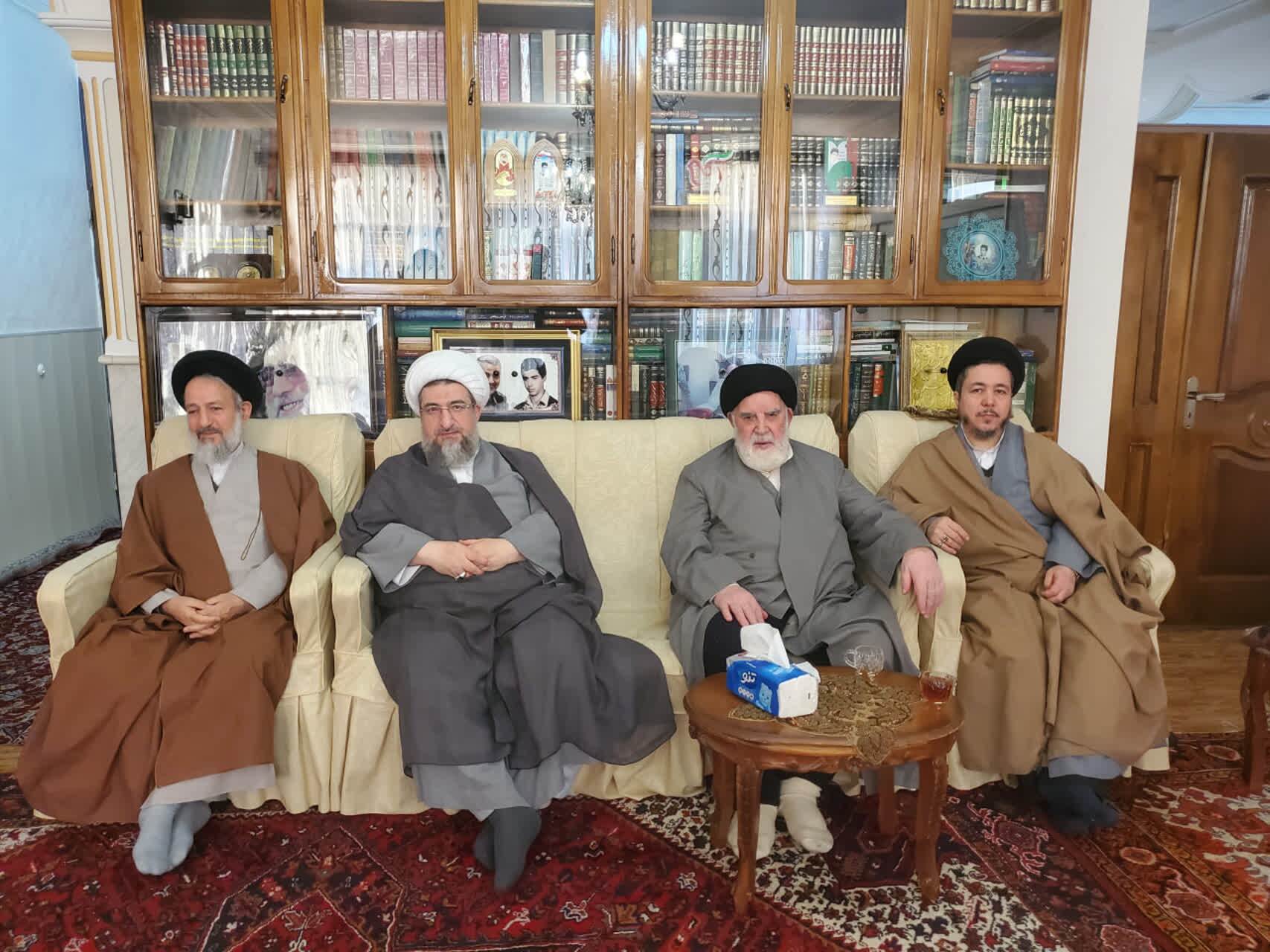 دیدار امام جمعه تبریز با علمای پیشکسوت استان