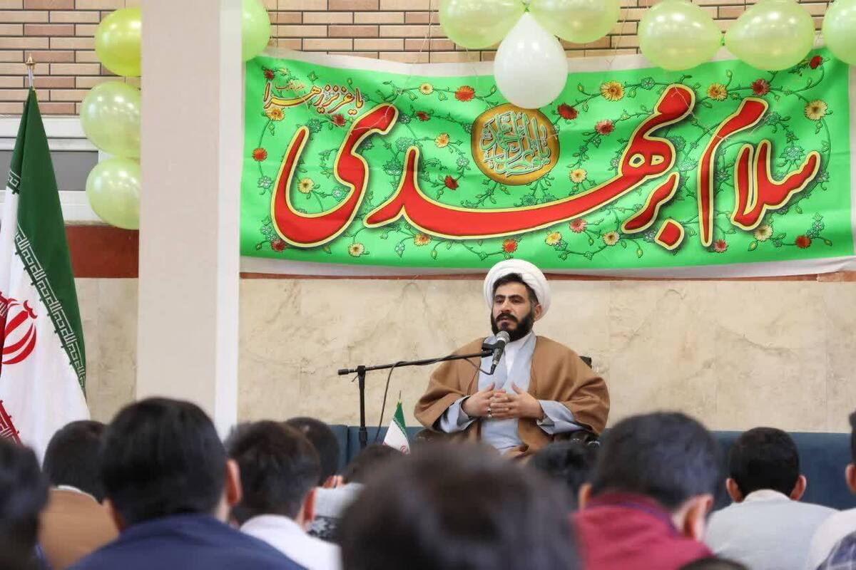 نشست مهدویت در حسینیه سردار حاج قاسم سلیمانی تبریز برگزار شد+ تصاویر