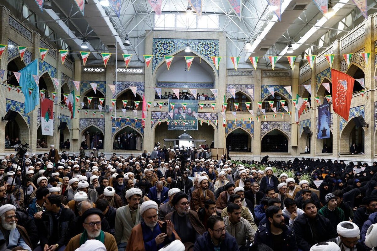 اجتماع بزرگ حوزویان مشهد در دفاع از ولایت+ تصاویر