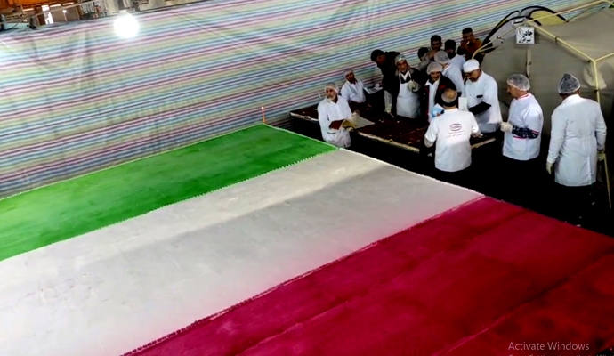 پخت بزرگترین کیک پرچمی جهان در جمکران + عکس