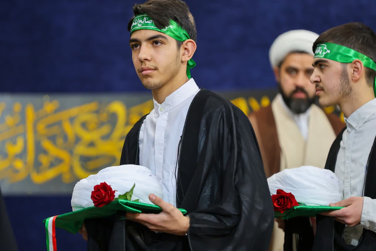 مراسم تلبس طلاب حوزه علمیه حضرت ولی‌عصر(عج) بناب برگزار شد+ تصاویر