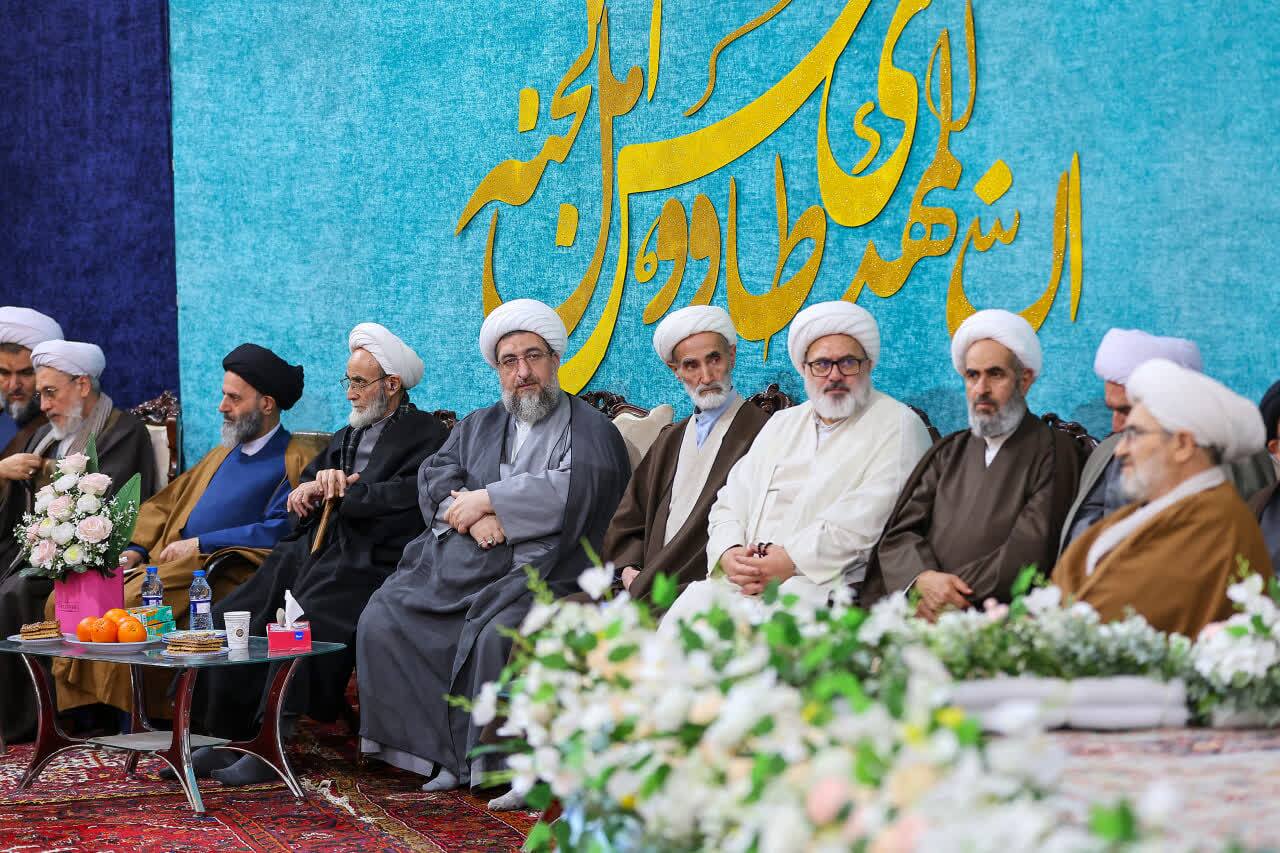 مراسم تلبس طلاب حوزه علمیه حضرت ولی‌عصر(عج) بناب برگزار شد+ تصاویر