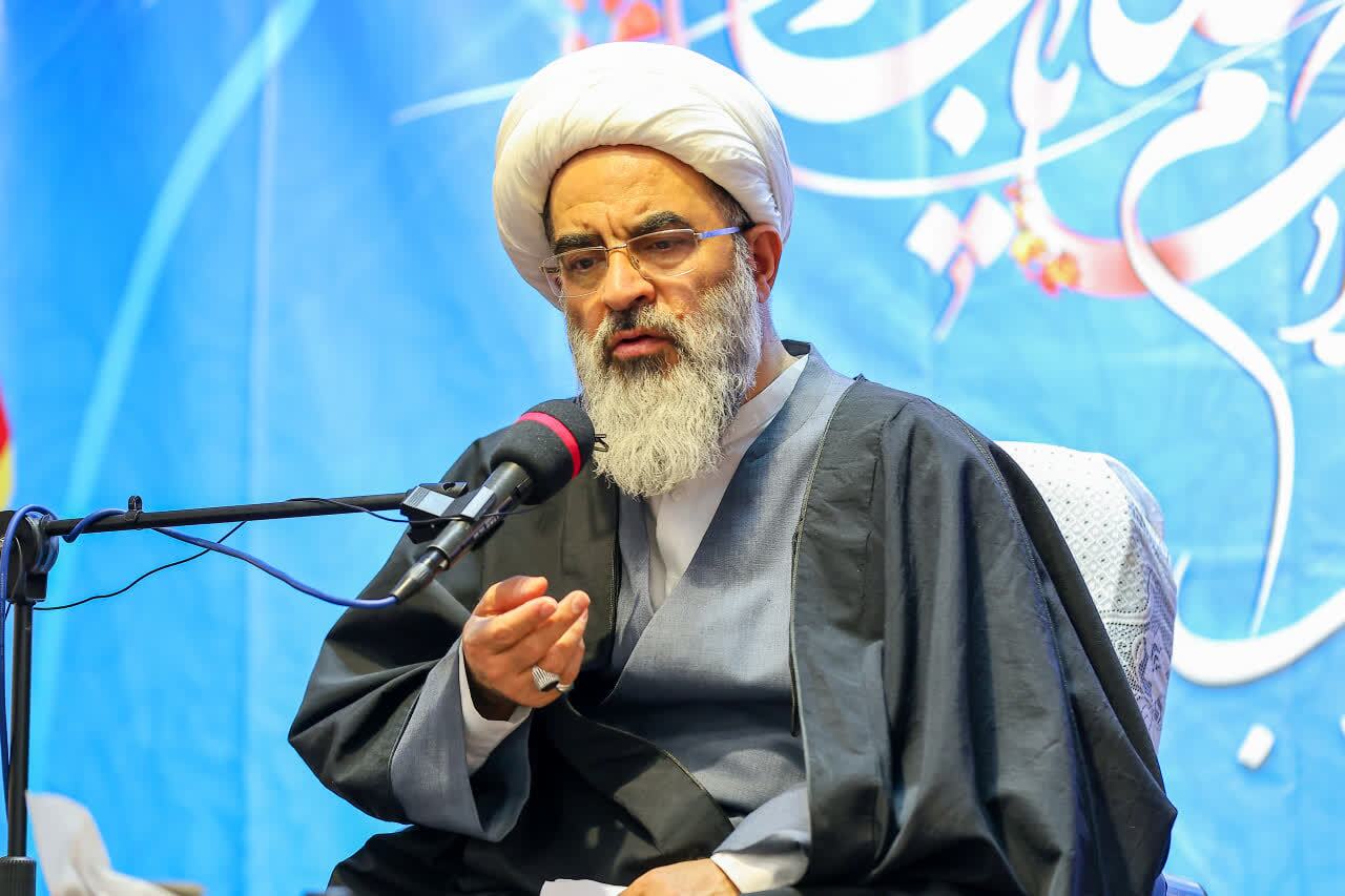 برگزاری مراسم تلبس طلاب حوزه‌های علمیه آذربایجان شرقی در تبریز+ تصاویر