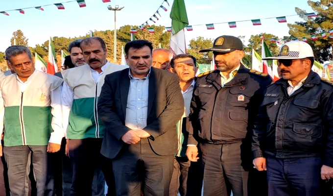 میهمانی لاله‌ها در گلزار شهدای دارالسلام کاشان برگزار شد + عکس