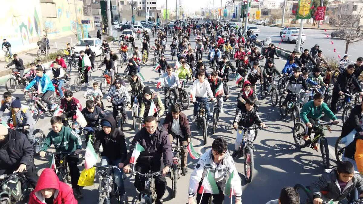 نهمین همایش بزرگ دوچرخه‌سواری در قم برگزار شد