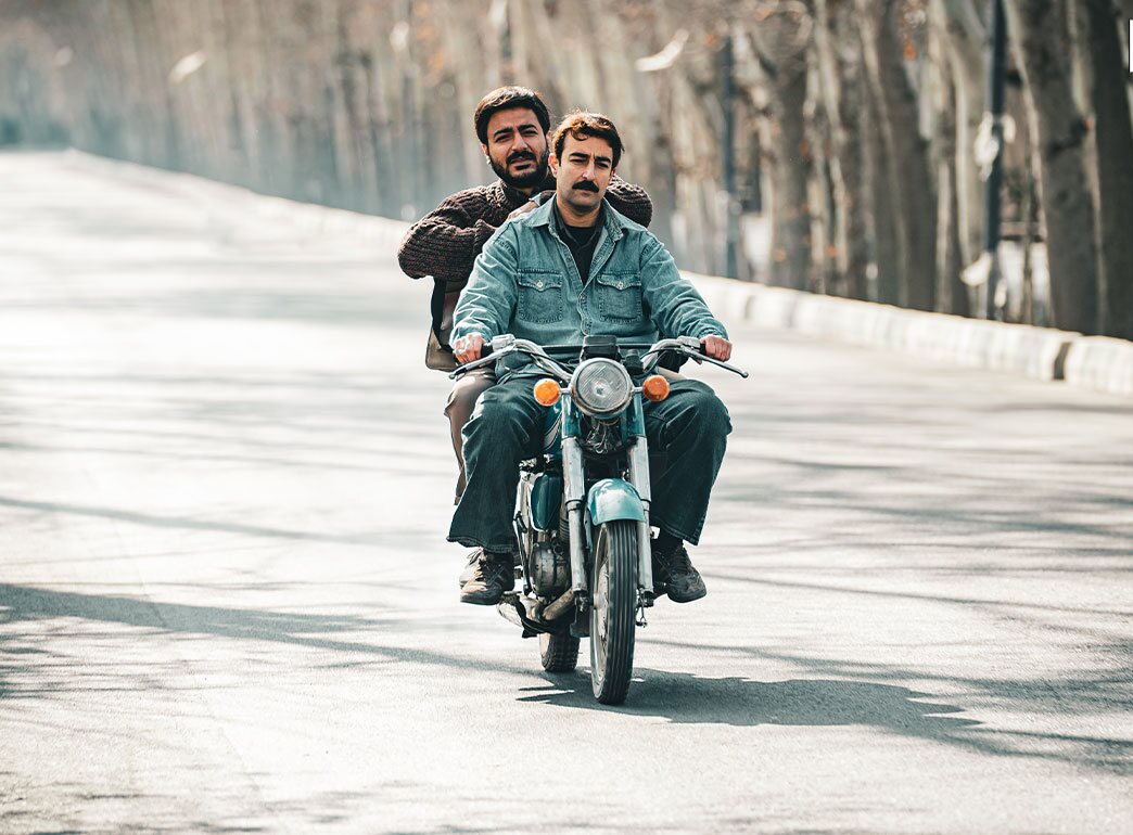 هاتف؛ تراژدی آرمان‌خواهی در سنگلاخ تجارت +تیزر