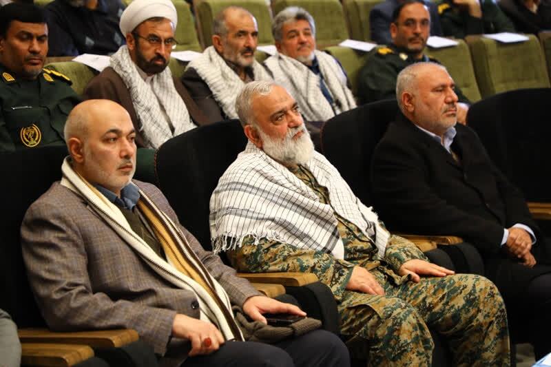 گرفتار تصویرسازی‌های غلط دشمن در فضای مجازی نشویم