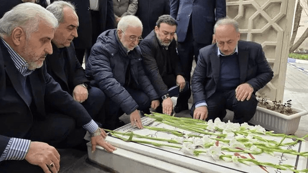 ادای احترام وزیر کشور به شهید گمنام در تبریز