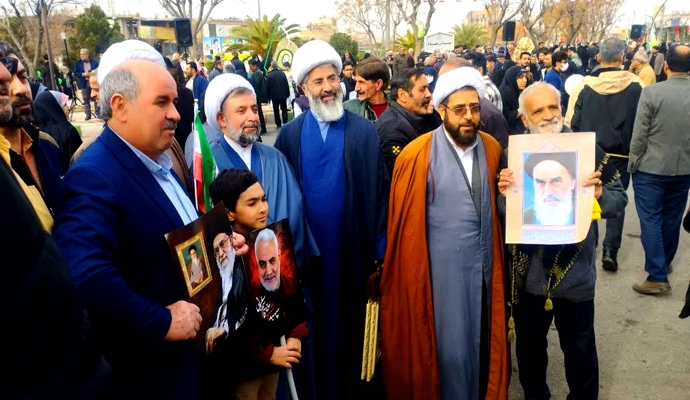 مردم کاشان در راهپیمایی ۲۲ بهمن حمایت خود را از نظام اسلامی اعلام کردند + عکس