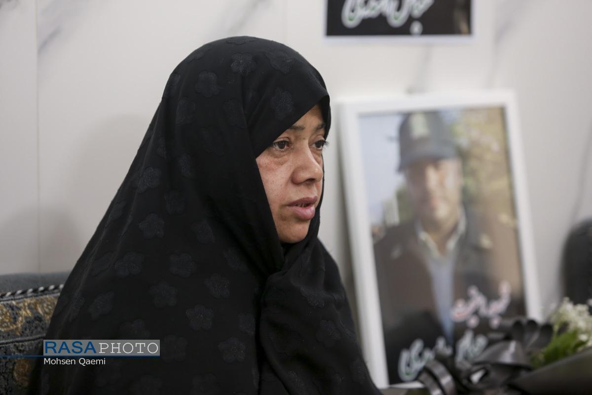 جان خود و فرزندانم را فدای رهبر معظم انقلاب می‌کنم