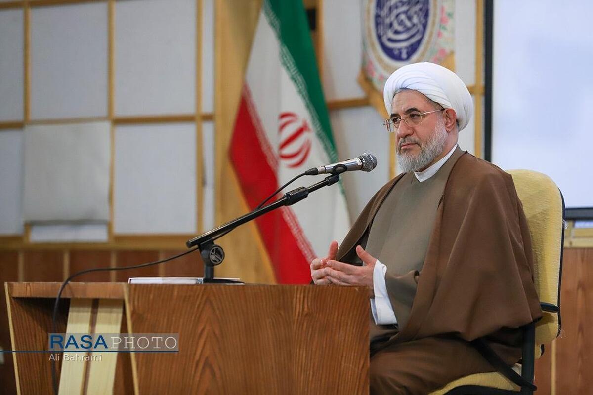 فقه نظامات اجتماعی در همه ابواب حرف برای گفتن دارد/ نظام سرمایه داری نمی تواند مشکلات مردم را حل کند