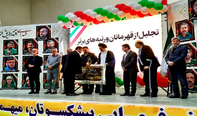 یادواره شهدا خدمت و اقتدار در کاشان برگزار شد + عکس