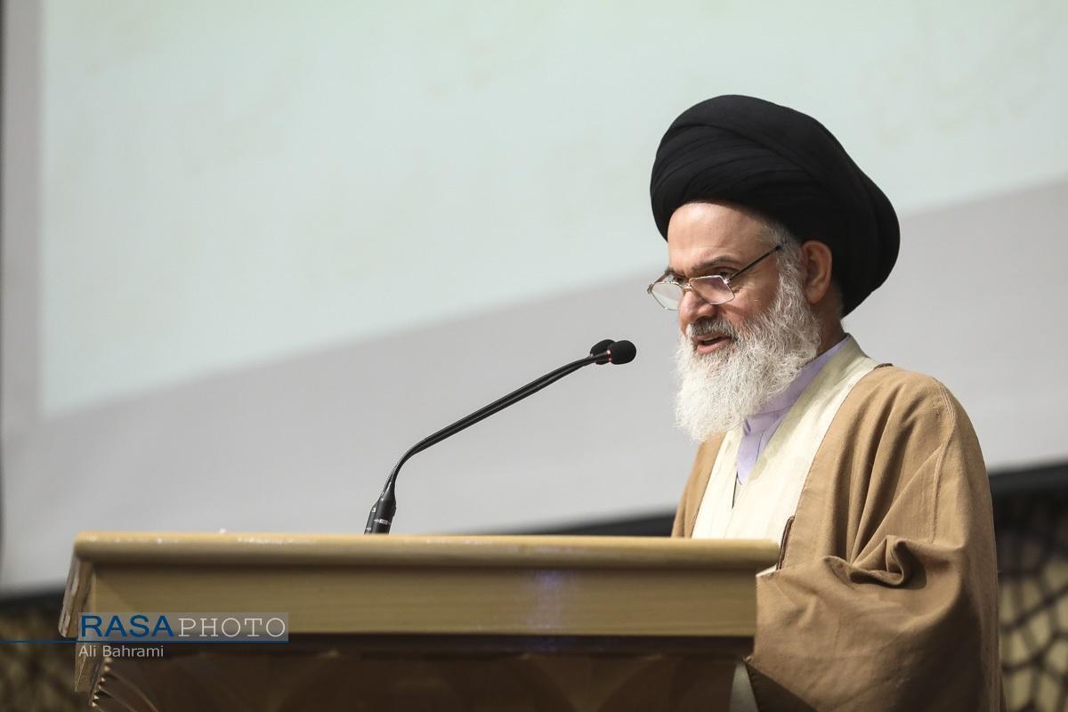 همایش کتاب سال حوزه، سنگر پاسداری از ارزش‌ها و پاسخگویی به نیازهای جامعه است