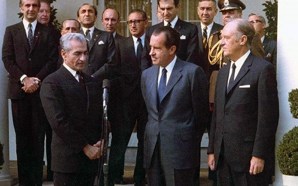 ناکارآمدی ساختاری و بحران مشروعیت در رژیم پهلوی/ چرا ملت ایران «حکومت اسلامی» را برای برون رفت از بحران برگزید؟