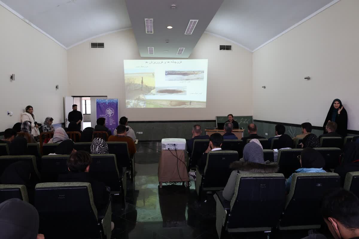 آغاز جشنواره هنرهای تجسمی فجر در شهرکرد با موضوع محوری «آب»