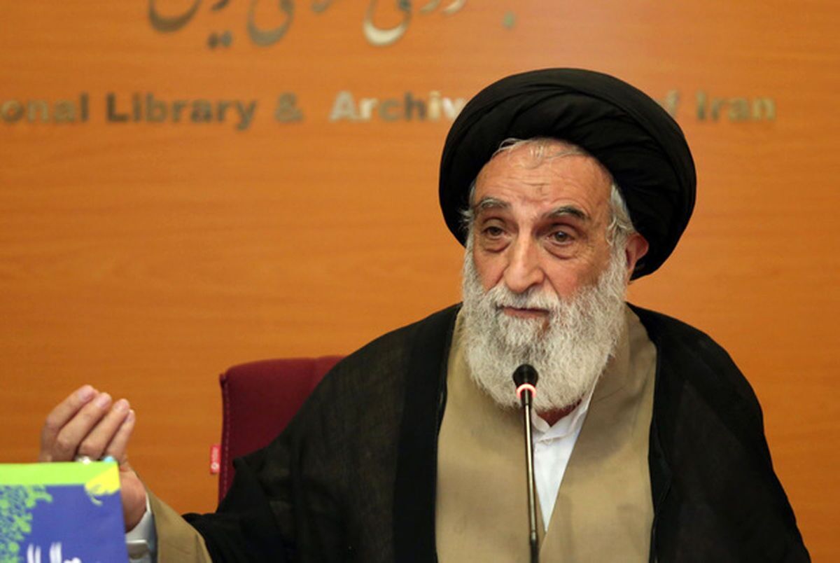 وقتی عمامه در خدمت روایت دشمن قرار می‌گیرد