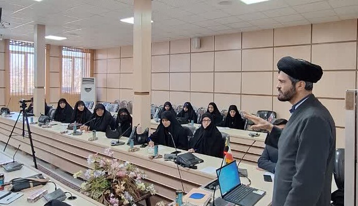 برگزاری سلسله کارگاه‌های پاسخگویی به شبهات دانش‌آموزی ویژه مبلغات امین در سنندج