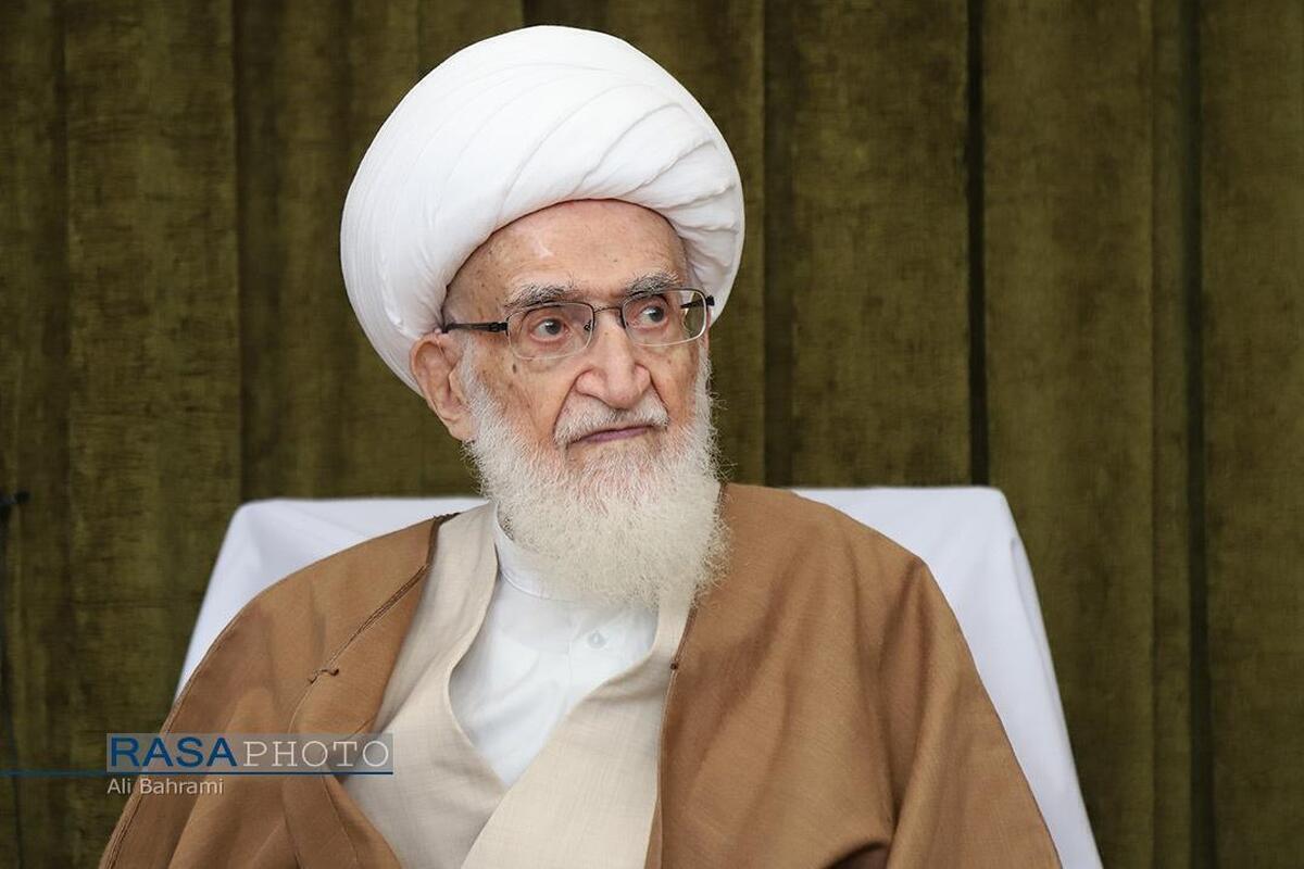 مردم در ۲۲ بهمن ثابت کردند که پای انقلاب ایستاده‌اند/ مسؤولان مشکلات معیشتی را با برنامه‌ریزی درست، حل کنند