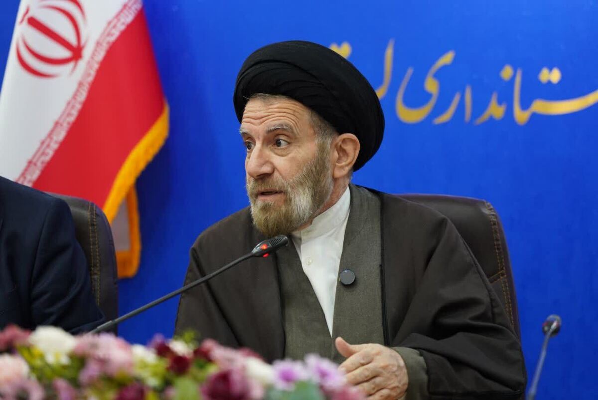 مساجد و نمازهای جمعه در راستای تقویت نظام اسلامی حرکت کنند

 