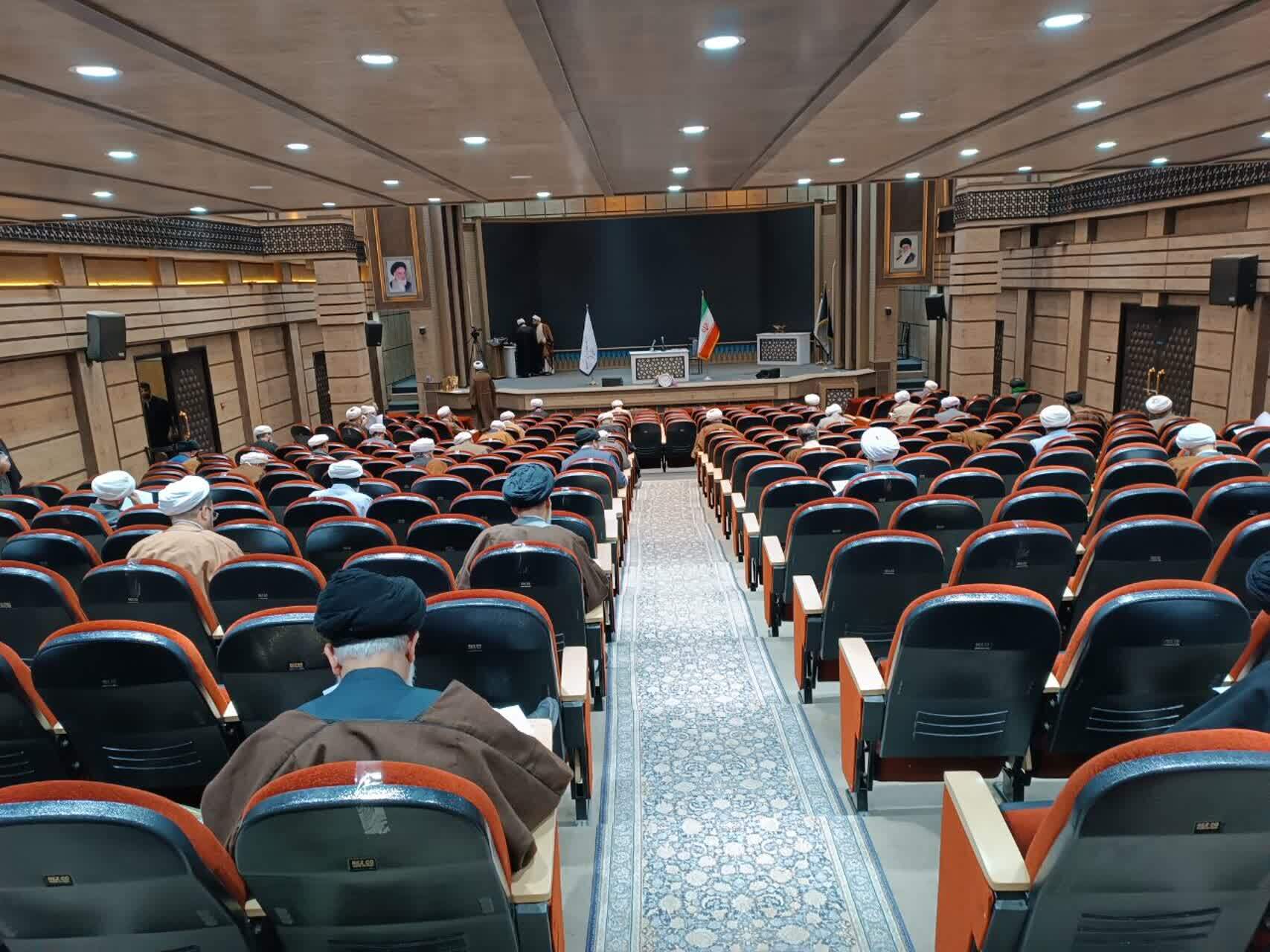 آزمون علمی اولین میان دوره‌ای ششمین دوره مجلس خبرگان رهبری برگزار شد