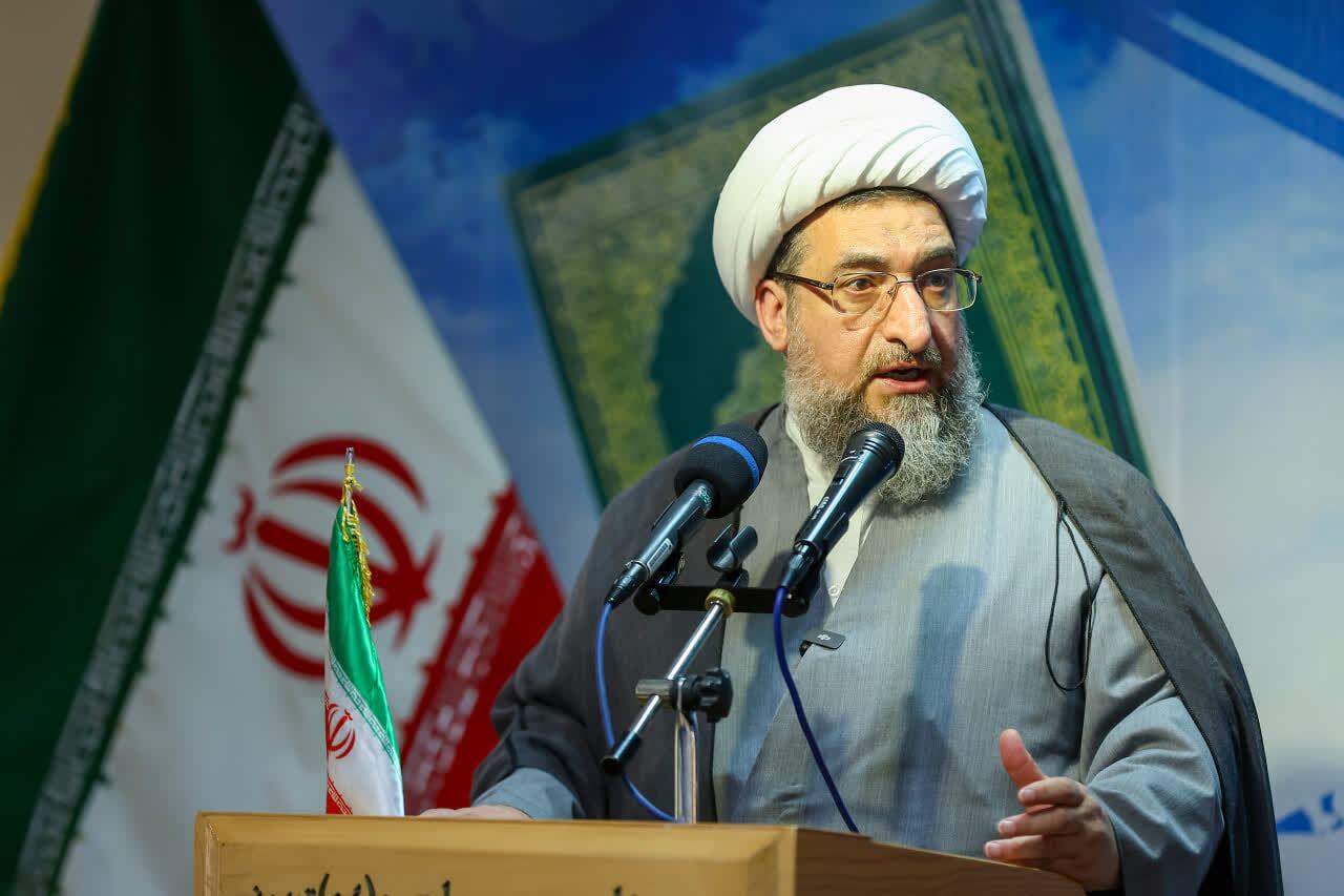 خروش یکپارچه حوزه و مسئولان آذربایجان شرقی در دفاع از قرآن کریم / تبریز یکصدا علیه هتاکی به مقدسات+ تصاویر