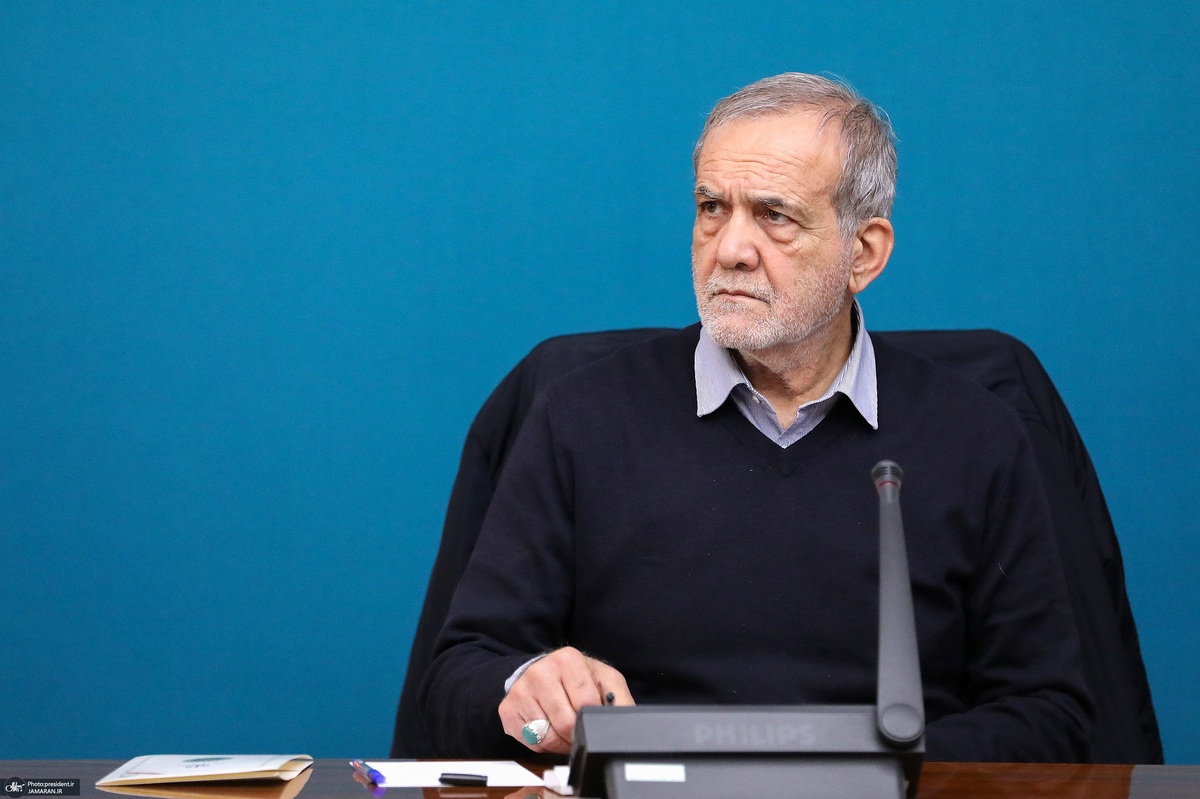 دستور پزشکیان برای واردات کالاهای اساسی از مرز