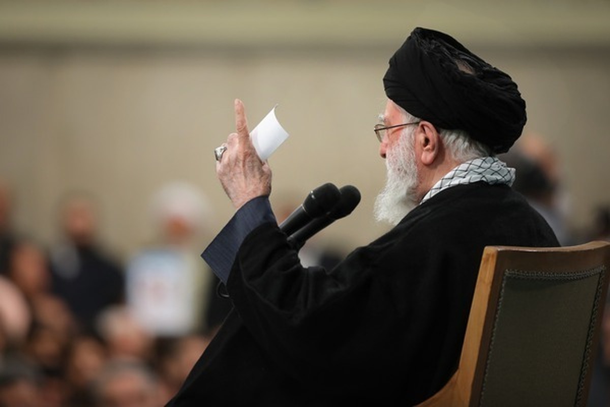 نمی از دریای مدیریت حکیمانه رهبر انقلاب در فتنه عظیم دی‌ماه