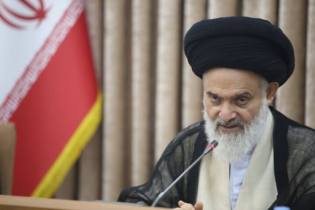 حجت الاسلام والمسلمین فاضل همدانی عمر پربرکت خود را در زهد و پارسایی گذراند