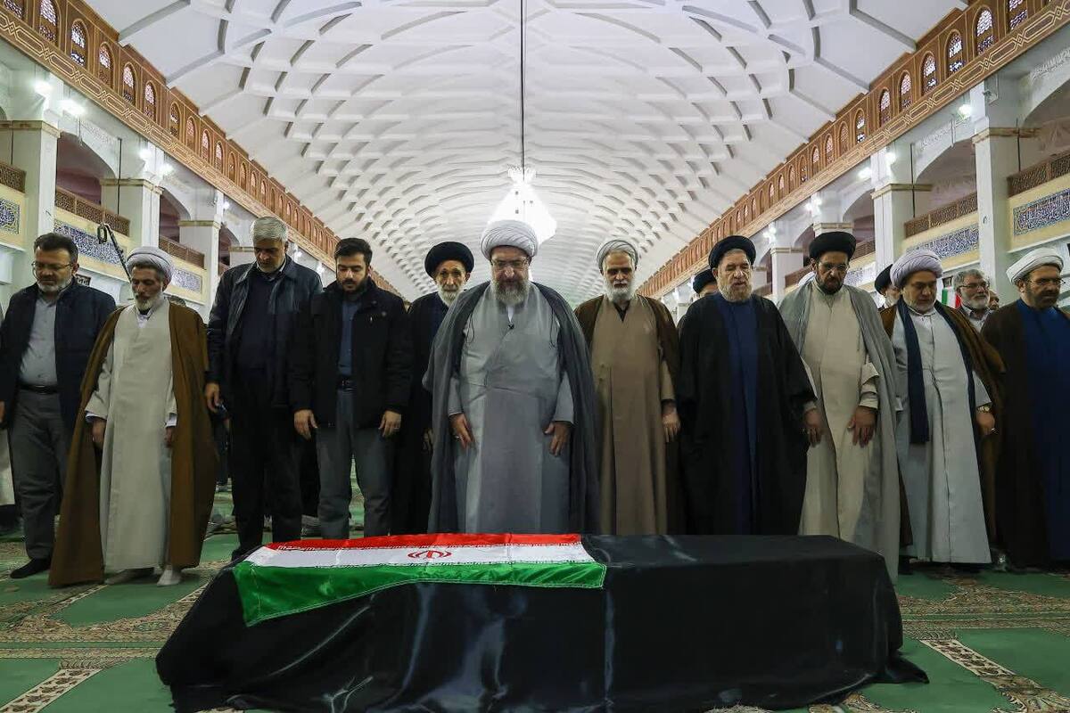 امام جمعه تبریز بر پیکر پدر شهید حسین محمدیان نماز اقامه کرد