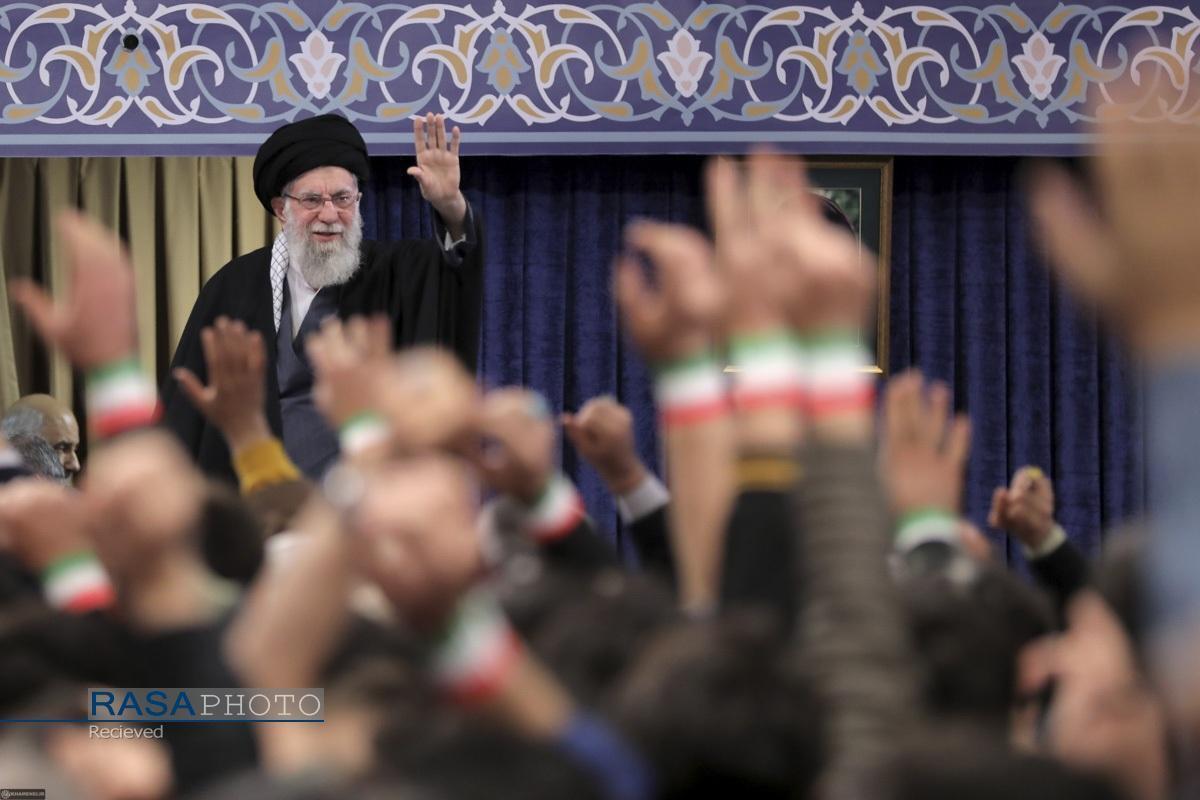 آیت الله خامنه ای حاکمی زاهد و عابد و عالمی جامع الاطراف بودند