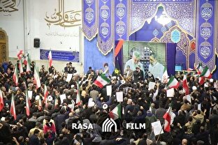 لحظات اولیه اعلام خبر شهادت امام خامنه ای در حرم حضرت معصومه