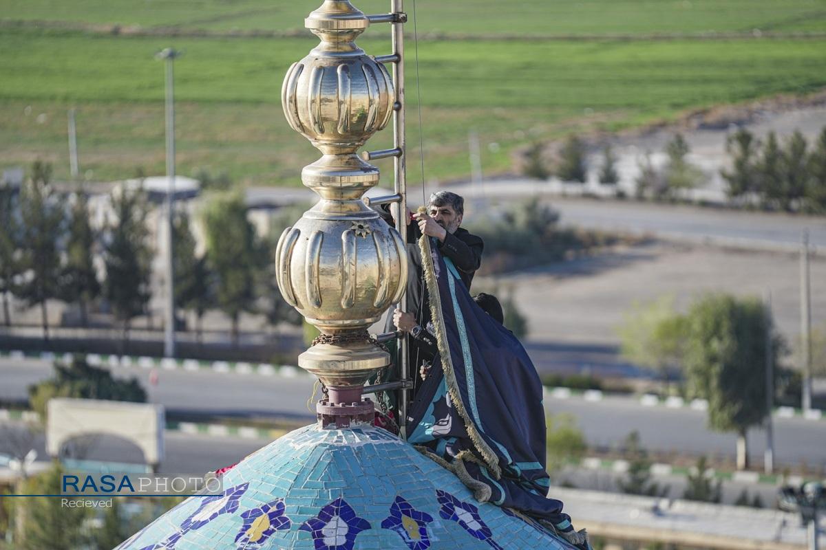 آئین تعویض پرچم مسجد مقدس جمکران در پی شهادت حضرت آیت‌الله‌العظمی خامنه‌ای (قدس‌سره)