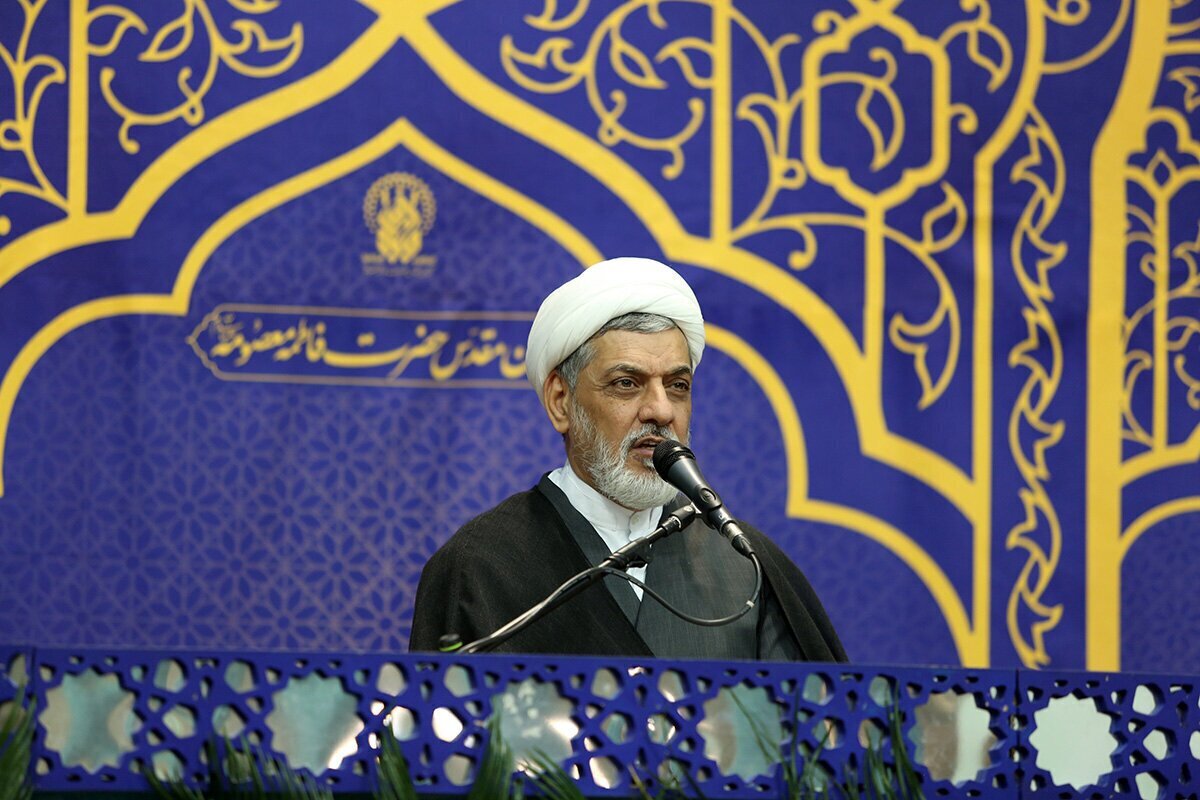 امروز تمام جبهه کفر در برابر تمام اسلام قرار گرفته است