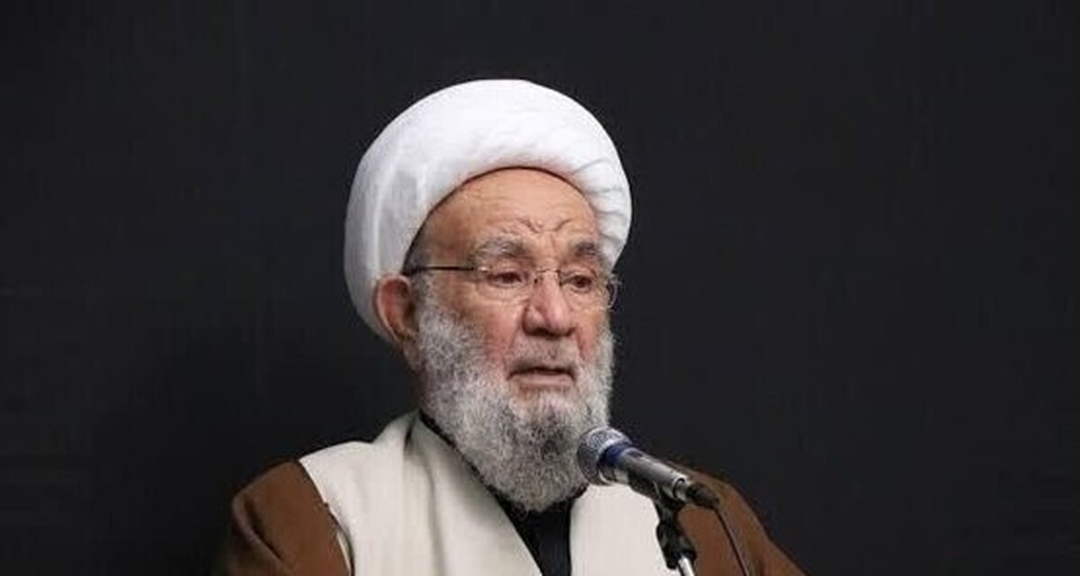 رهبر شهید ما یک تنه در مقابل کل دنیا ایستاد