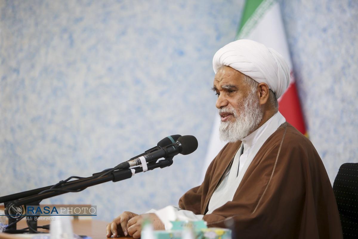 قائد امت و ملت وفادار ایران