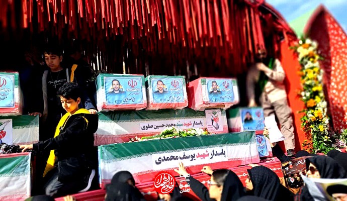 گزارش تصویری تشییع شهدای حملات دشمن امریکایی- صهیونی در کاشان