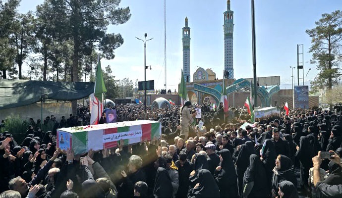 گزارش تصویری تشییع شهدای حملات دشمن امریکایی- صهیونی در کاشان
