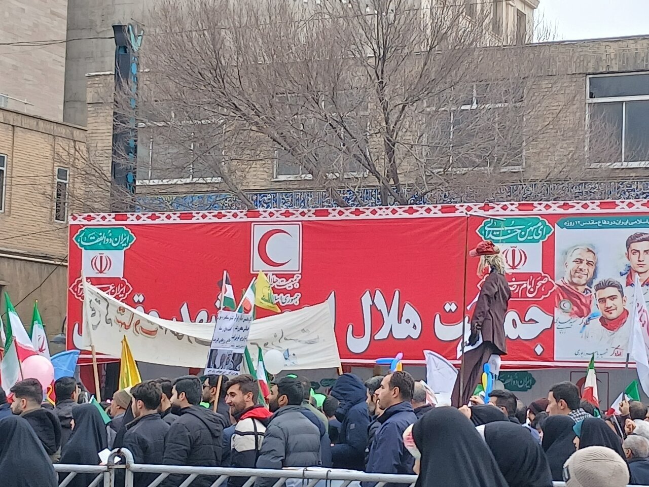 خشم و انزجار ملت ایران علیه استکبار جهانی در انتقام خون امام شهید