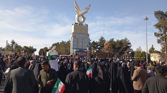 خشم و انزجار ملت ایران علیه استکبار جهانی در انتقام خون امام شهید