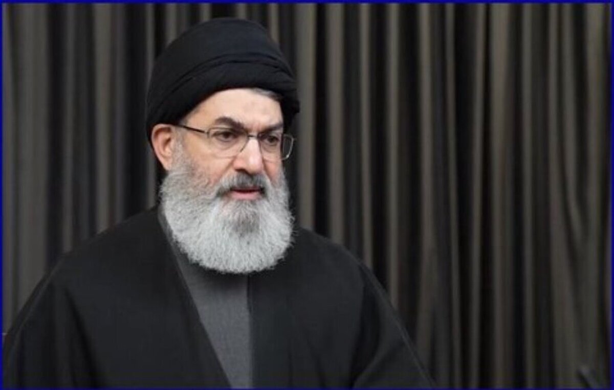 با حضرت آیت‌الله سیدمجتبی خامنه‌ای بیعت می‌کنیم