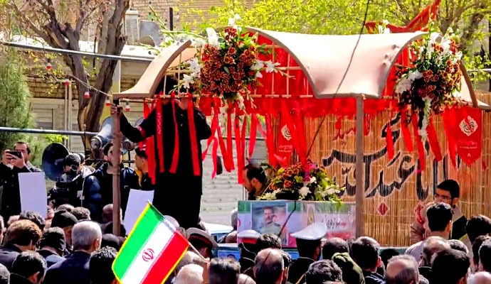 تشییع کاروان سوم شهدای اقتدار کاشان + عکس
