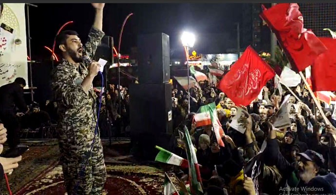 مردم کاشان پای کار انقلاب + عکس
