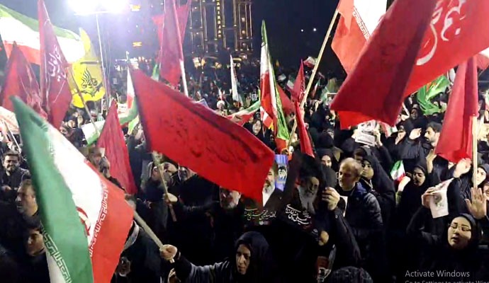 مردم کاشان پای کار انقلاب + عکس