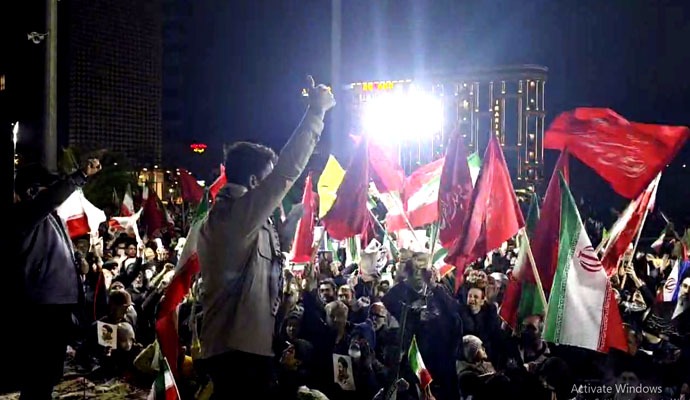 مردم کاشان پای کار انقلاب + عکس