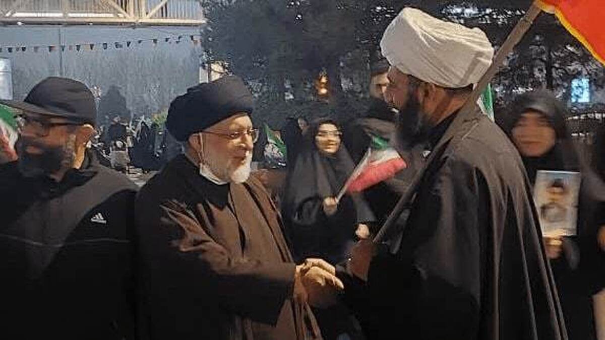 حضور رئیس‌کل دادگستری قم در راهپیمایی شبانه مردمی