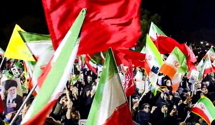 مردم کاشان پای انقلاب/ علمدار ولایت کاشونیا فدایت + عکس