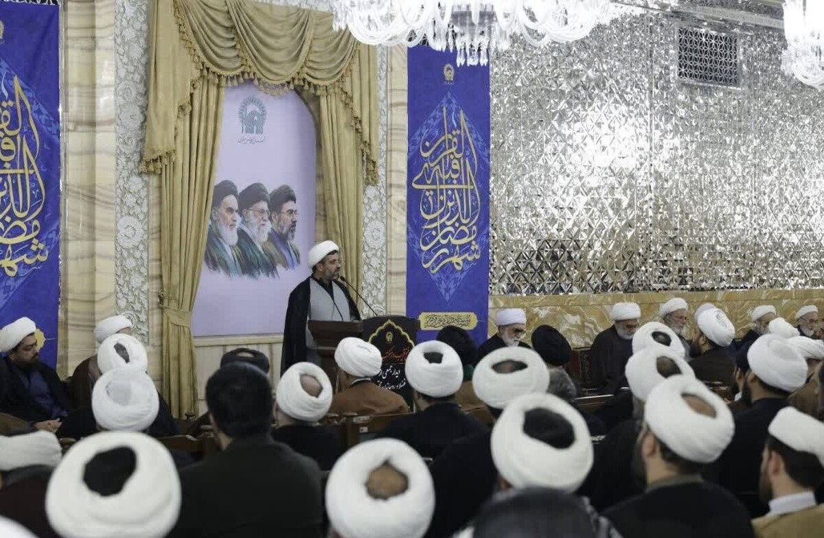 حوزه علمیه باید در حل مسائل پیچیده جامعه نقش‌آفرینی کند