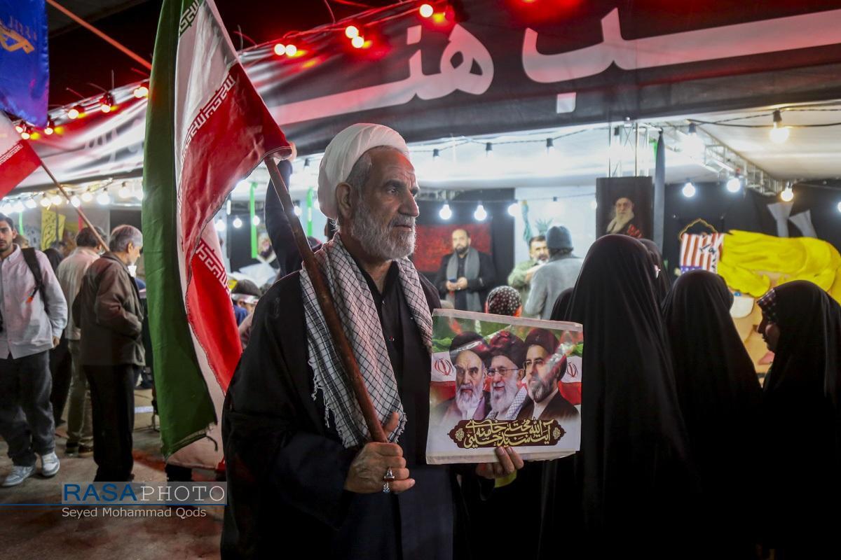 گزارشی از فعالیت‌های جهادی هنرمندان قم در موکب هنر و رسانه