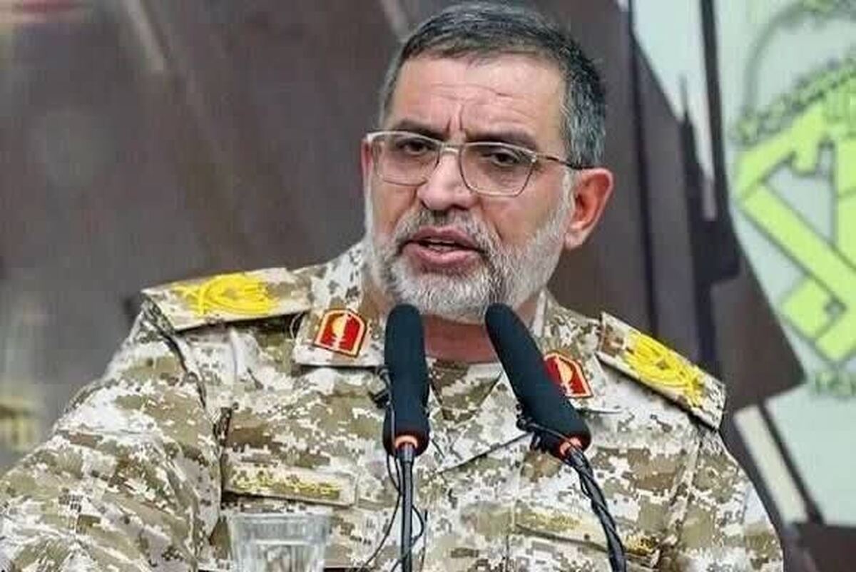 پیکر سردار شهید نائینی سخنگوی سپاه در کاشان تشییع می‌شود